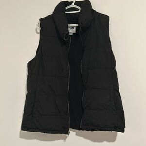Old navy xtra warm vest size XL black zip up warms up to face while neck is cove